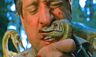 Illustration for article titled One of the remote-controlled Lost World dinosaurs actually bit an actor